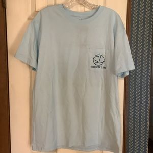 Southern Lure Men’s Short Sleeve Tee Chillin’ Sky Blue Size Medium NEW